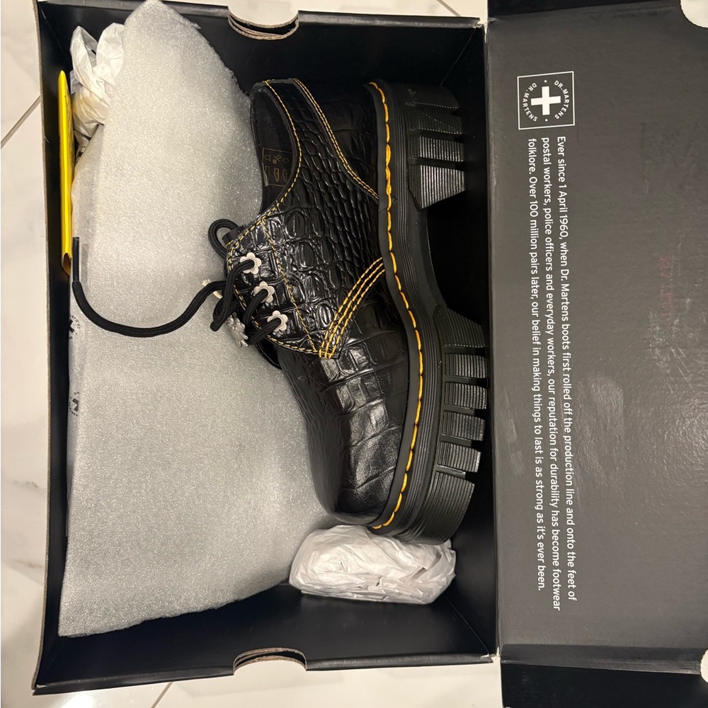 DrMartens X Marc Jacob Collab - Picture 6 of 9